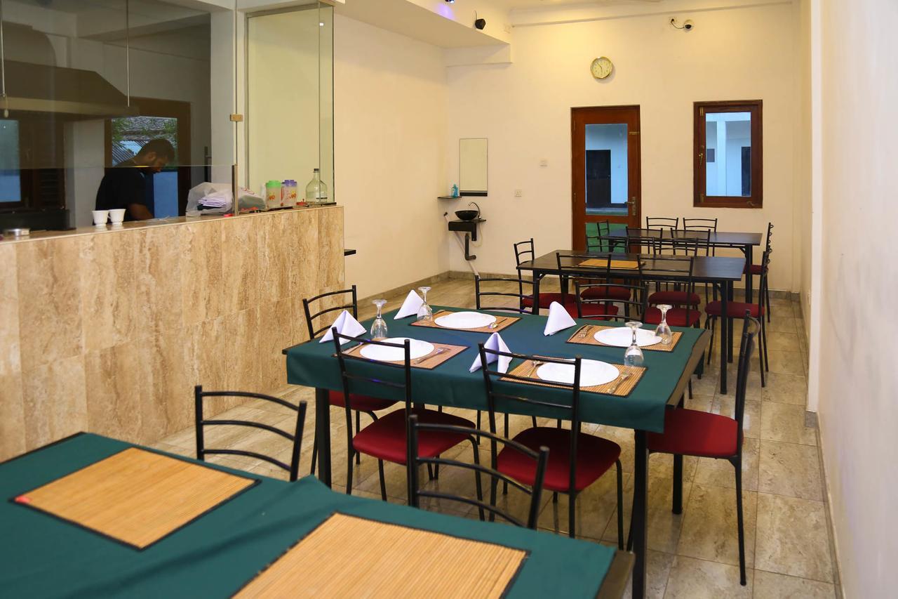 White Horse Mirissa Hotel Екстериор снимка